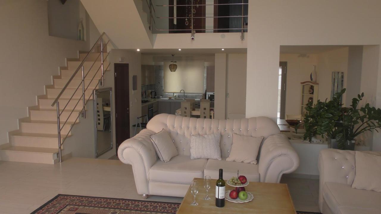 Sea View Beachfront Villa Maria 古瓦伊 外观 照片